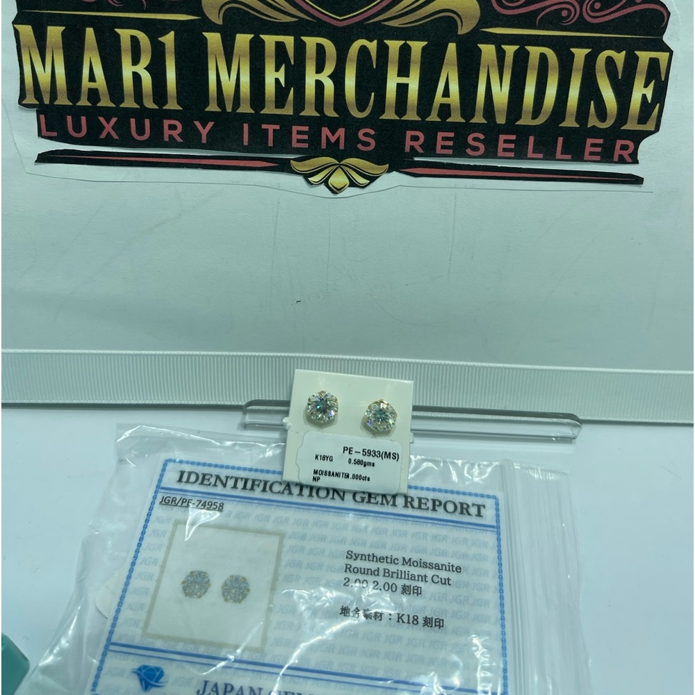 2 carats Moissanite Earrings in k18 Gold total of 4 carats..